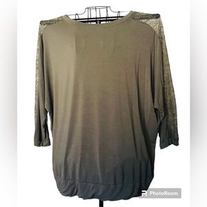 Torrid Womens Shirt Top Size 2 Super Soft Knits Lace Sleeve Olive Green Banded